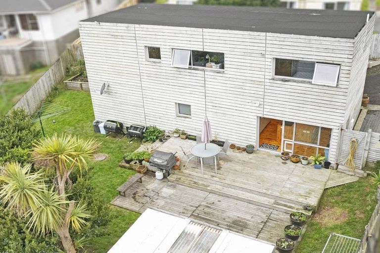 Photo of property in 25a Bell Street, Tawa, Wellington, 5028