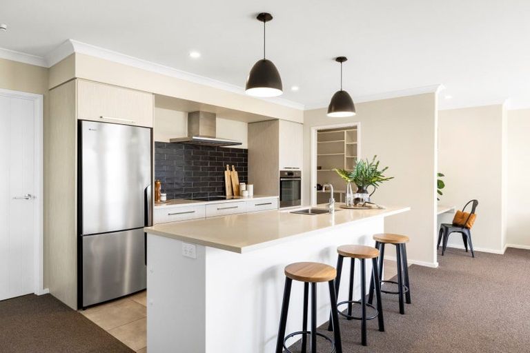 Photo of property in 98 Penetaka Heights, Pyes Pa, Tauranga, 3112