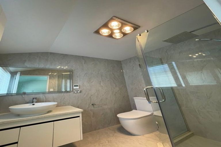 Photo of property in 35 Cloonlyon Drive, Flat Bush, Auckland, 2019