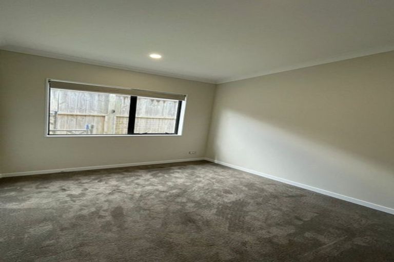 Photo of property in 35 Cloonlyon Drive, Flat Bush, Auckland, 2019
