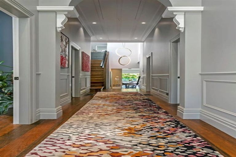 Photo of property in 11 Cheltenham Road, Devonport, Auckland, 0624