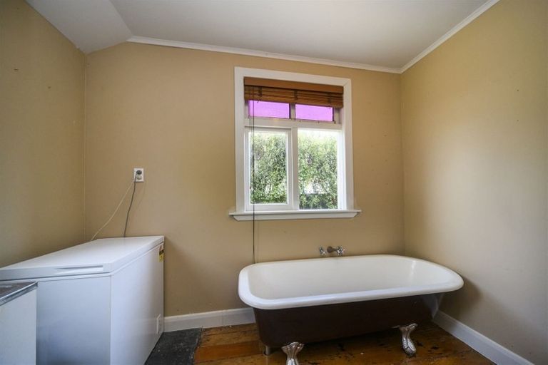 Photo of property in 16 Waldegrave Street, Palmerston North, 4410