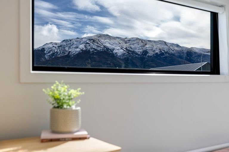 Photo of property in 27 Dunn Street, Lake Hawea, 9382