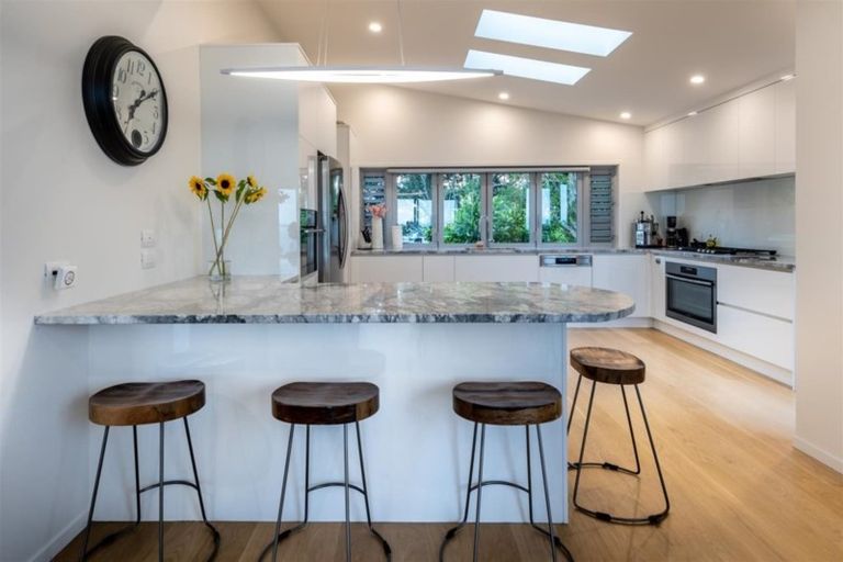 Photo of property in 22 Sharon Road, Waiake, Auckland, 0630