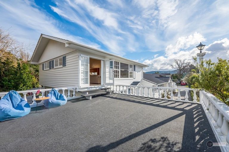 Photo of property in 24 Wai-iti Crescent, Woburn, Lower Hutt, 5010