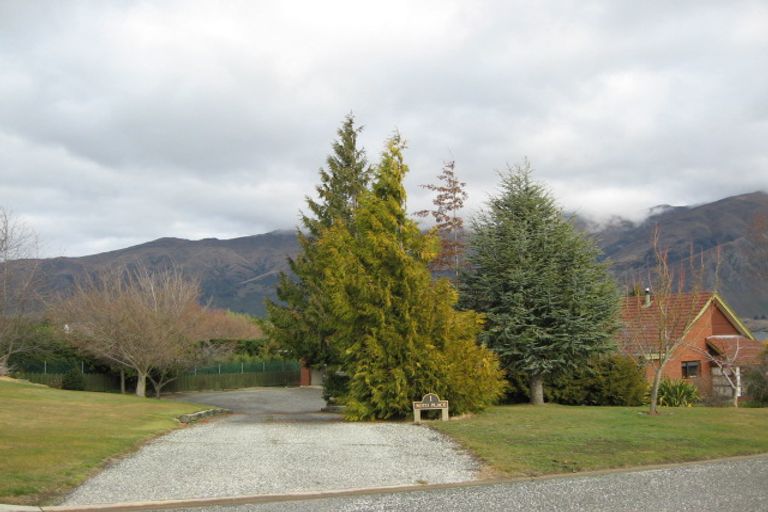Photo of property in 1 Roto Place, Wanaka, 9305