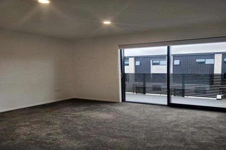 Photo of property in 5/61 Matipo Road, Te Atatu Peninsula, Auckland, 0610