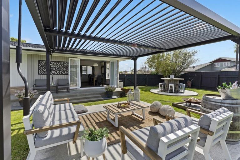 Photo of property in 1 Sutherland Crescent, Westbrook, Palmerston North, 4412