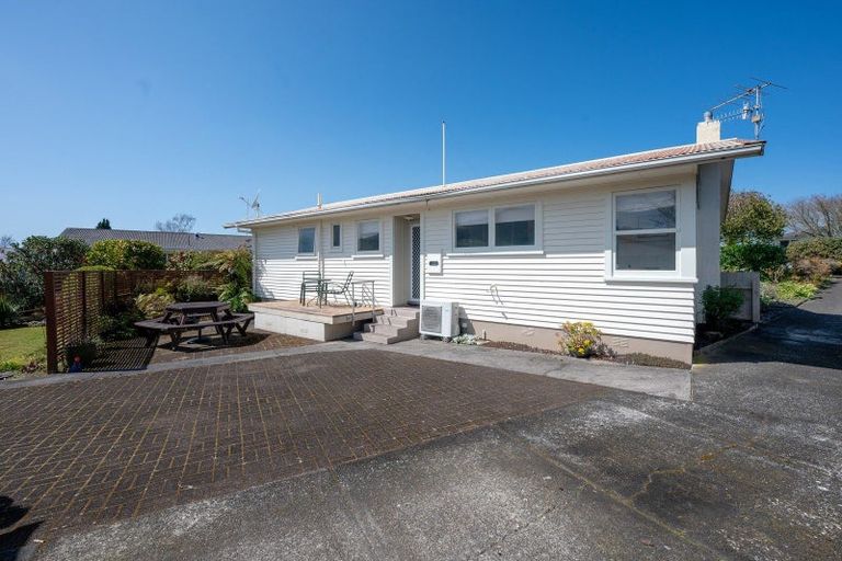Photo of property in 9 Totaravale Street, Pukehangi, Rotorua, 3015