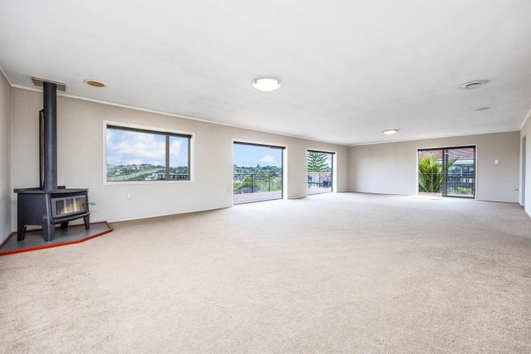 Photo of property in 9a Pendene Place, Forrest Hill, Auckland, 0620
