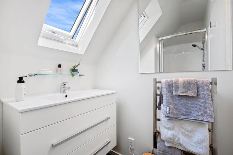 Photo of property in 84 Palatine Terrace, Saint Martins, Christchurch, 8022