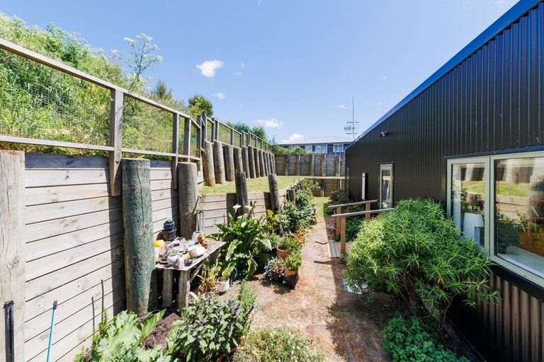 Photo of property in 121 Cashmere Drive, Fitzherbert, Palmerston North, 4410