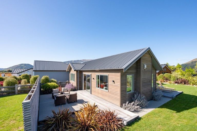 Photo of property in 4 Mcdonald Street, Wanaka, 9305