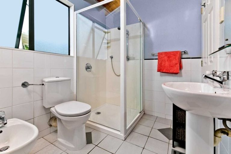 Photo of property in 46 Vintage Drive, Henderson, Auckland, 0612