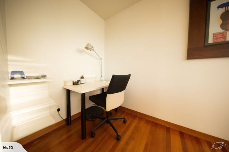 Photo of property in 5 Kaiwharawhara Road, Kaiwharawhara, Wellington, 6035