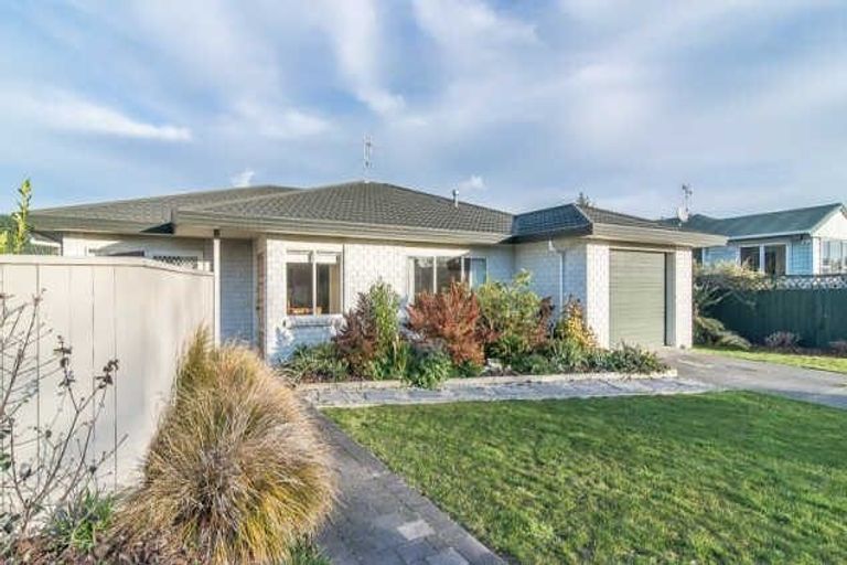 Photo of property in 38 Arawhata Road, Paraparaumu, 5032