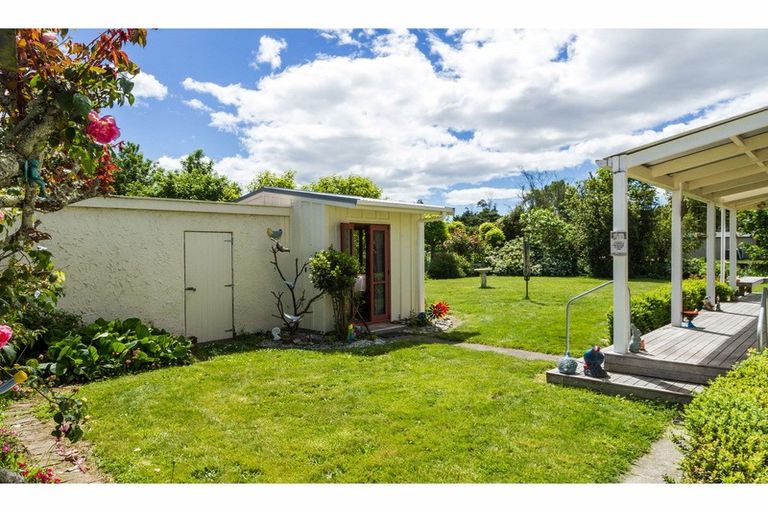 Photo of property in 168 Main Rd Spring Grove, Brightwater, Wakefield, 7095