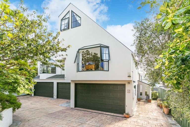 Photo of property in 16j Hobson Street, Thorndon, Wellington, 6011