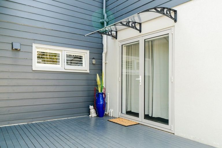 Photo of property in 1/11 Garmons Way, Castor Bay, Auckland, 0620