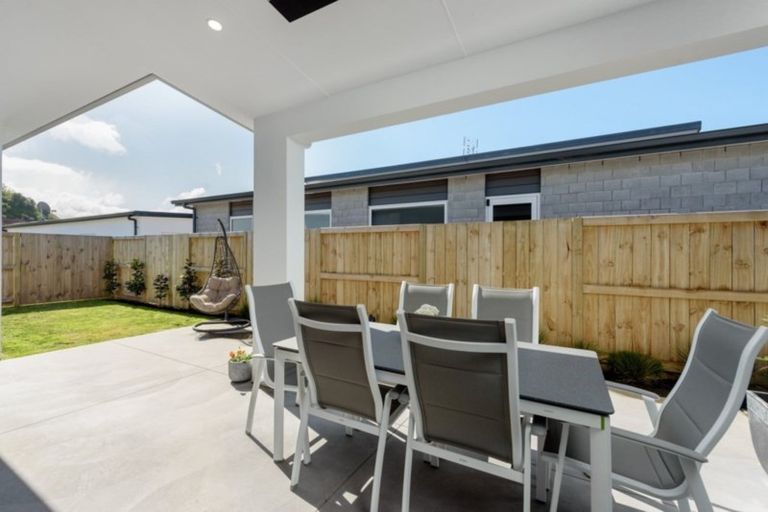 Photo of property in 34 Awataha Crescent, Pyes Pa, Tauranga, 3110