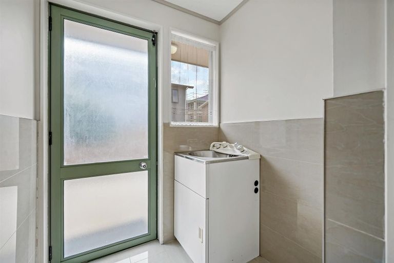 Photo of property in 11a Keeling Road, Henderson, Auckland, 0612