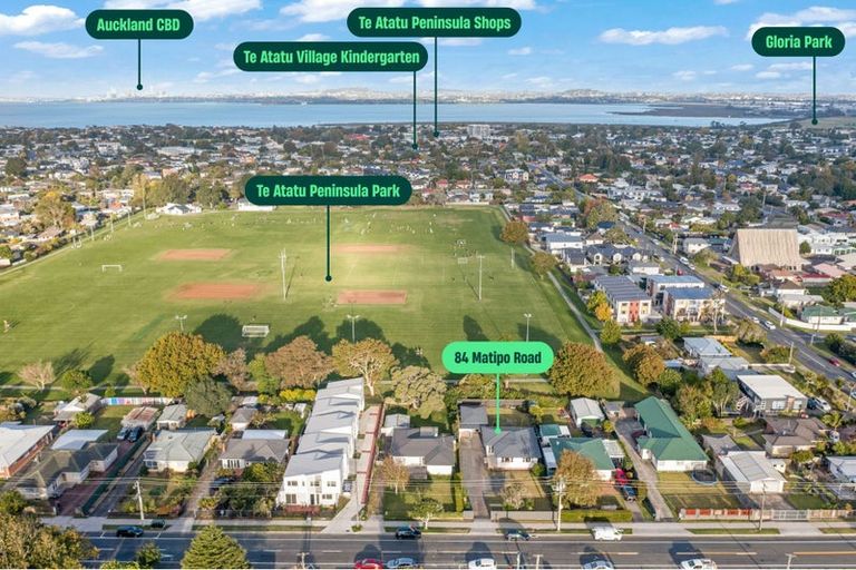 Photo of property in 84 Matipo Road, Te Atatu Peninsula, Auckland, 0610