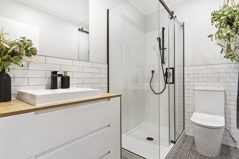 Photo of property in 2/18 Gray Avenue, Mangere East, Auckland, 2024