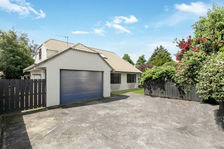 Photo of property in 2/11 Beach Road, Pahurehure, Papakura, 2113