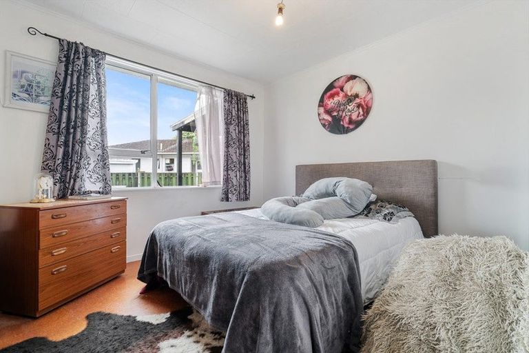Photo of property in 8 Citril Place, Red Hill, Papakura, 2110