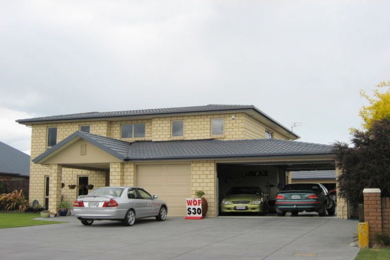 Photo of property in 8 Goodwood Close, Rangiora, 7400