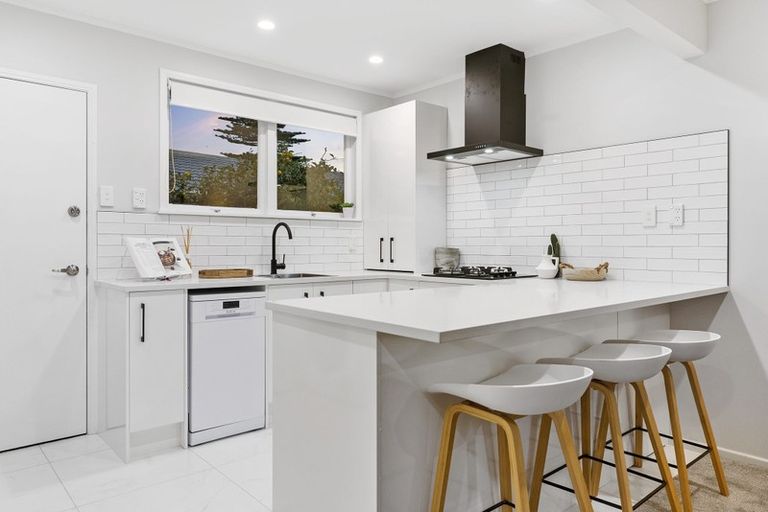 Photo of property in 2/18 Gray Avenue, Mangere East, Auckland, 2024