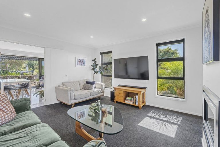 Photo of property in 5 Cessna Lane, Glen Avon, New Plymouth, 4312