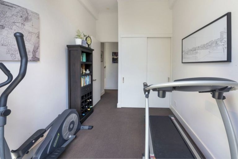 Photo of property in Augusta Apartments, 2/254 Willis Street, Te Aro, Wellington, 6011