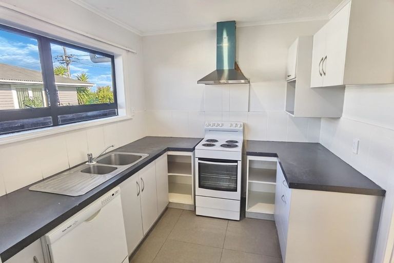 Photo of property in 36 Woodford Avenue, Henderson, Auckland, 0610