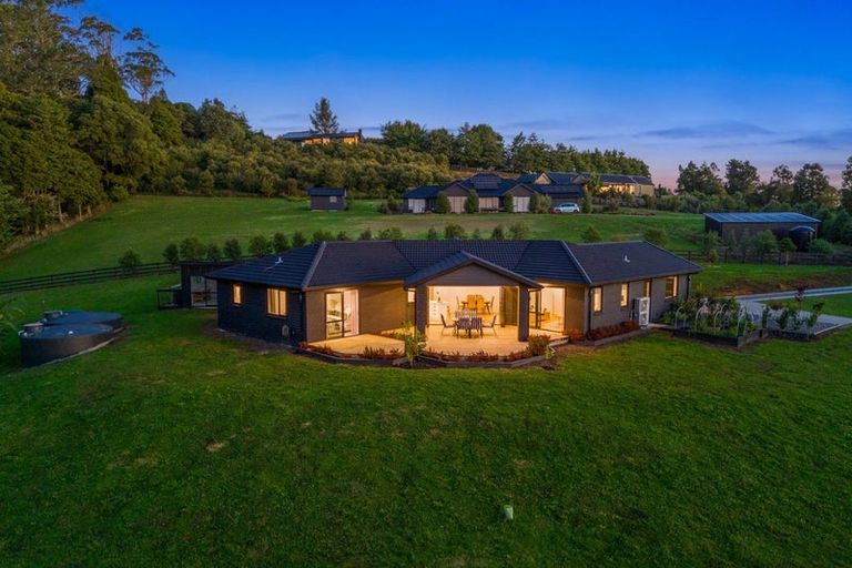 Photo of property in 15 Hereford Lane, Ararimu, Drury, 2579