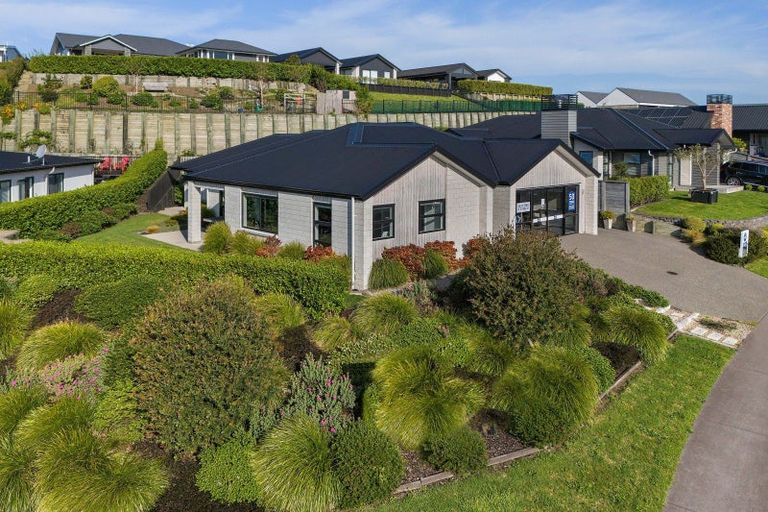 Photo of property in 1 Ridge Drive, Omokoroa, 3114