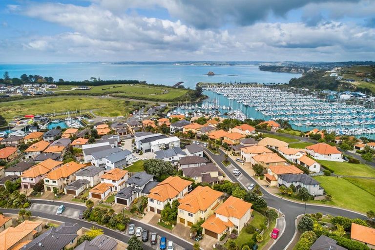 Photo of property in 22 Trimaran Drive, Gulf Harbour, Whangaparaoa, 0930