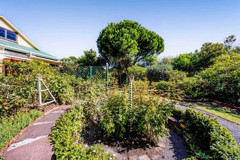 Photo of property in 23 Gibson Place, Patea, 4520