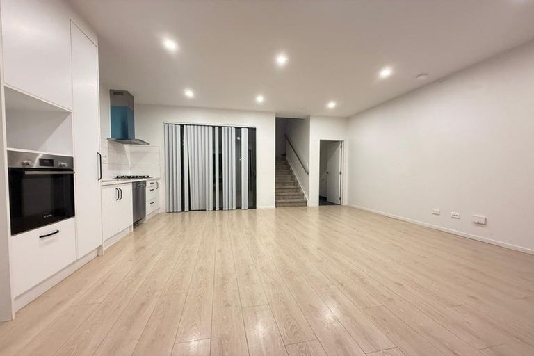 Photo of property in 106 Bellbird Street, Papakura, 2110