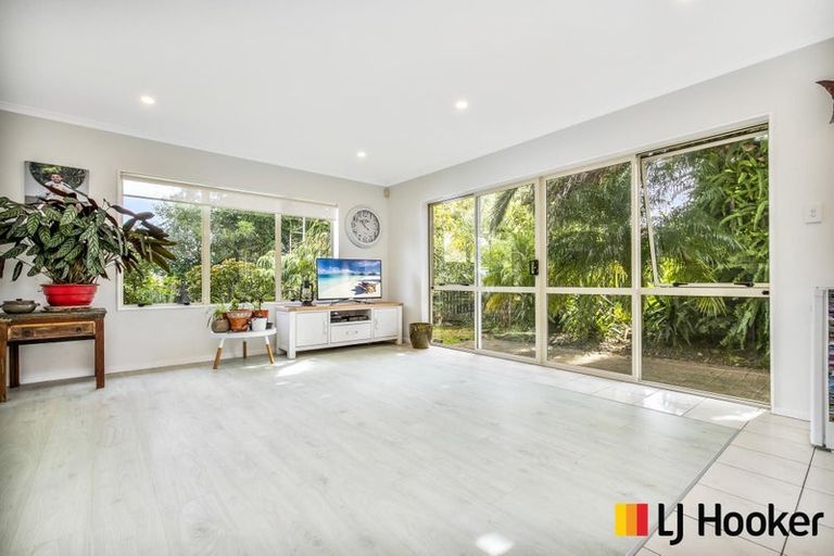 Photo of property in 12 Tington Avenue, Wattle Downs, Auckland, 2103