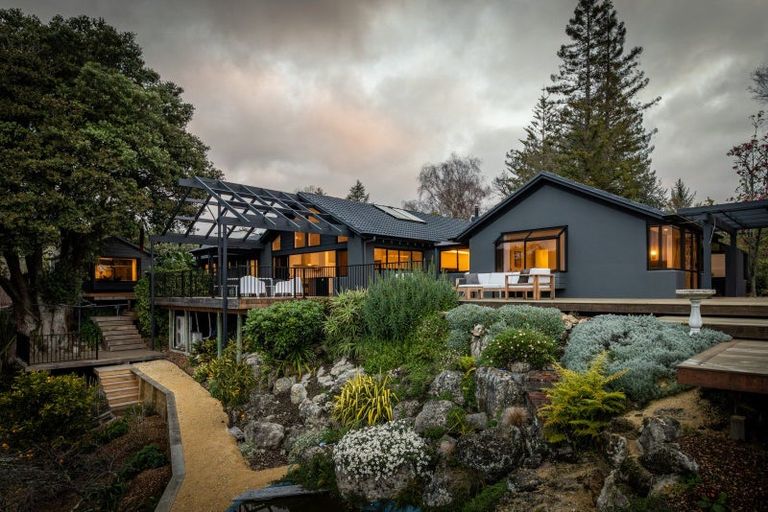 Photo of property in 115 Te Mata Peak Road, Havelock North, 4130