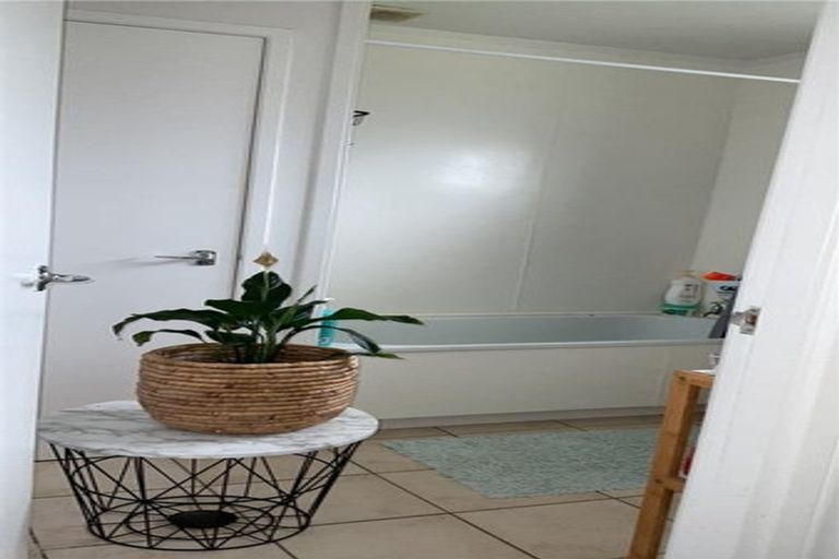 Photo of property in 5 Ashcroft Avenue, Mangere Bridge, Auckland, 2022