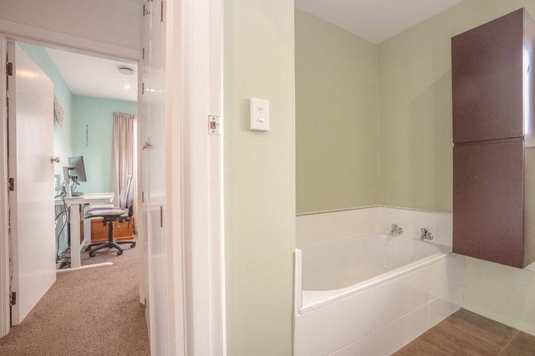 Photo of property in 6 Hilldale Place, Hillsborough, Christchurch, 8022