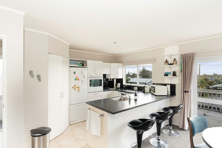 Photo of property in 76 Kahukura Avenue, Waitarere Beach, Levin, 5510