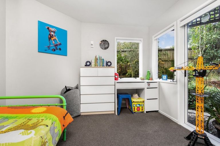 Photo of property in 10a Currey Crescent, Milford, Auckland, 0620