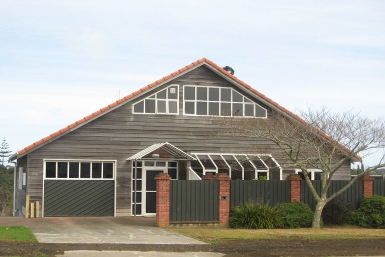 Photo of property in 55 Leslie Street, Waitara, 4320