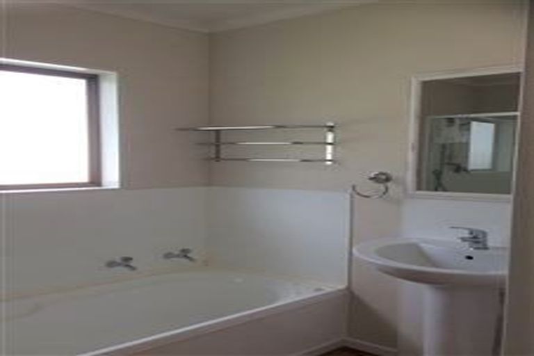 Photo of property in 19 Strathmore Avenue, Levin, 5510