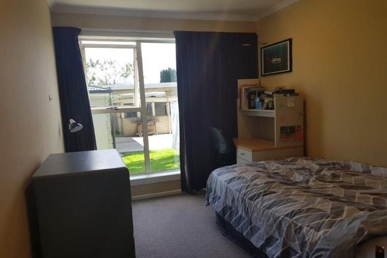 Photo of property in 41 Burnside Crescent, Burnside, Christchurch, 8053