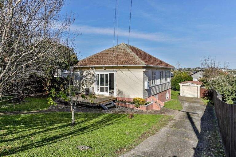 Photo of property in 17 Tyburnia Avenue, Mount Albert, Auckland, 1025