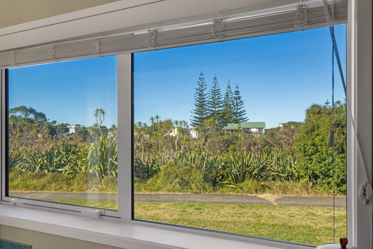 Photo of property in 305 Cook Drive, Whitianga, 3510
